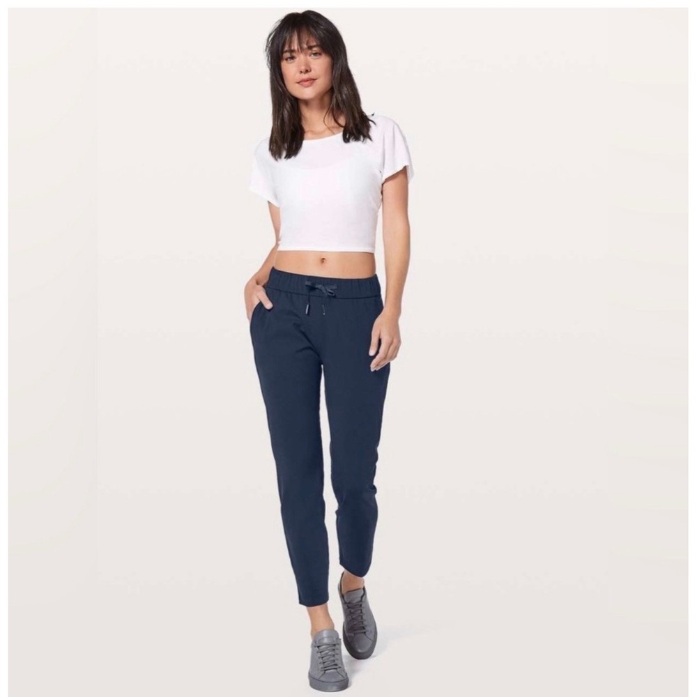 Lululemon On The Fly 7/8 Pant 25 True Navy Luxtreme Jogger Trouser Size 6 Sporty - Picture 2 of 9